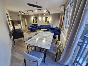 Spacious and lovely 130m2 central flat