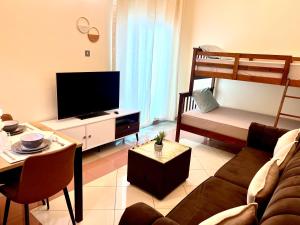 Cozy 1 Bedroom apartment in Dubai by Al Ghaimah Holiday Homes