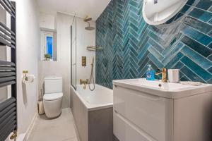 Fulham Serviced Apartment, Sleeps 6 WIFI Parking