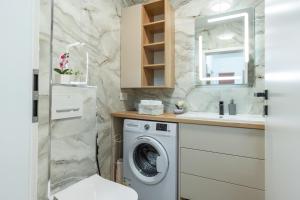 Juno Central Apartment