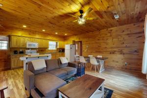 Near Lake! Tennessee Family Getaway w Game Room