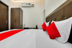 Hotel O King Star Residency