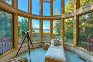 The Pearl of Oyster Bay - Charlevoix