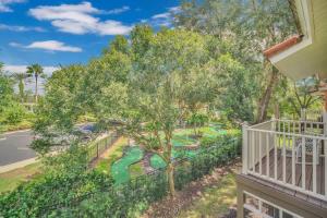 Townhome Perfectly Located Near Clubhouse