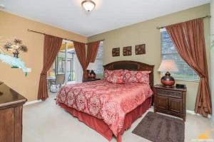 BellaVida Palms Private Screened Pool Home