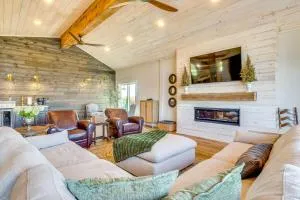 Hope Retreat with Furnished Deck Near Parks! - Taylorsville