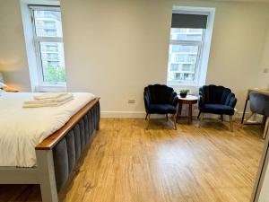 Luxury Apartment I Next to Brighton Beach and Shopping Center