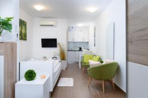 Central Castle Apartments