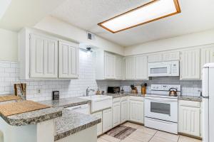 4 Mi to AT&T Stadium: Fort Worth Townhome!