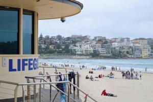 Homely-bright, air con, car spc