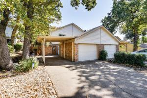 4 Mi to AT&T Stadium: Fort Worth Townhome!