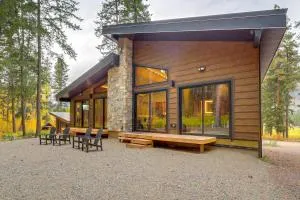 Luxe Valley Home with Sauna and Hot Tub Near Mazama - Twisp