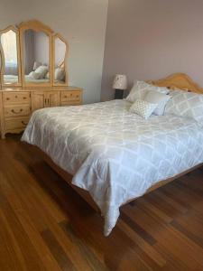 Appartment with Hot Tub and Backyard and Free Parking
