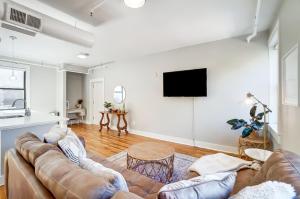 The Republic Retreat Walk to Washington Park!