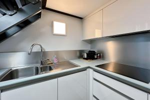 Charming atypical apartment - Gare de lEst