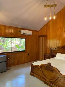 Monkey House, Monterrey