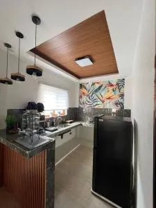 Lazarus Tagaytay - Lalaan Segundo