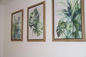 Colchester town and castle modern flat with kitchen & private parking