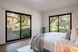 Modern 3-bedroom and peaceful getaway in San Miguel de Allende by VIATO