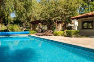 Modern 3-bedroom and peaceful getaway in San Miguel de Allende by VIATO