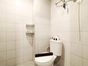 Best Deal 2BR Apartment at Mekarwangi Square Cibaduyut By Travelio