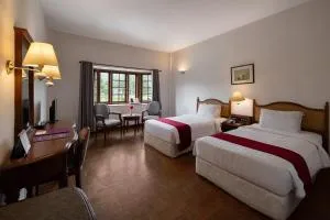 不拉士打宜锡纳朋山酒店 - 武吉拉旺