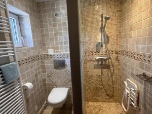 Appartements Studio avec piscine a la campagne, proche de Vichy - Jardin, Terrasse, WiFi, Draps inclus - FR-1-489-230 : photos des chambres