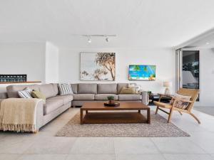 Noosa Views 4 Noosa Drive 33 Stylish Coastal Retreat