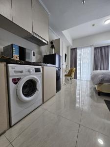 Green Sedayu Apartment Twin by Ellison