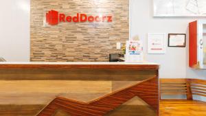 RedDoorz near Bambang Station