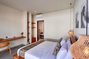 Villa Chris - Stunning 4BR with Ocean & Sunset View