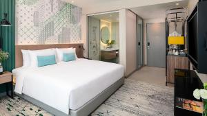 Phòng Giường Lớn Chân Trời (Skyline King Room)