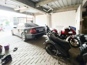 RedDoorz Syariah Nanna Homestay Near Dino Park