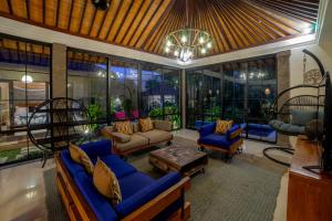 Villa Elysium Fields - Rustic Meets Industrial Chic Design