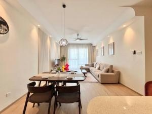 3BR Mosaic Midvalley Southkey w Bathtub