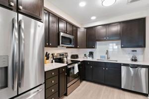 Last Minute Disney Getaway! Private Pool, Hot Tub & Games Room. Book Now! #93991