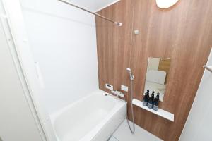 NYHotel 3 新宿2階建て3室1バスルーム1シャワー2トイレ