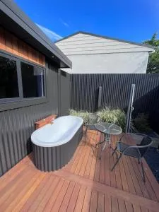 Cosy Apartment with Outdoor Private Bath for 2 - Pleasant Point
