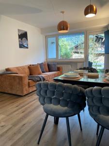 Ferienwohnung mit Terrasse und Garten mit Blick auf das Karwendelgebirge
