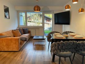 Ferienwohnung mit Terrasse und Garten mit Blick auf das Karwendelgebirge