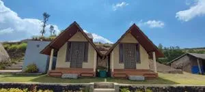 Alengkong Sunrise Glamping - 提安亚尔