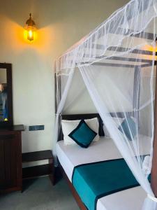 Lake Duwa Hotel