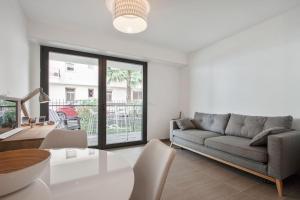 LE BAY SIDE plein cœur de Juan les Pins en bord de mer, pour familles ou petits groupes