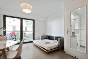 LE BAY SIDE plein cœur de Juan les Pins en bord de mer, pour familles ou petits groupes