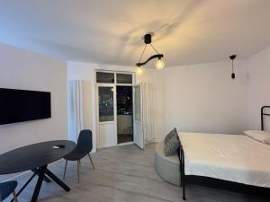 Grafitti Apartment by News Apartments