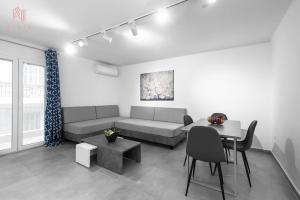 Consul, Nilie Hospitality MGMT