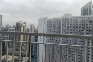 Aircon Budget Room for 4 persons in Makati