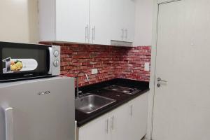 Aircon Budget Room for 4 persons in Makati