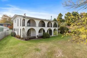 A Spanish Dream in Kinloch - Kinloch