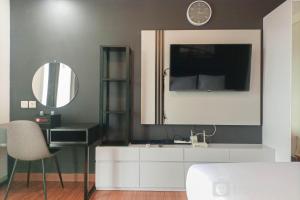 Cozy Studio at Mataram City Apartment By Travelio